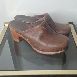 UGG Australia Abbie Leather Clogs In Brown Leather Size 7